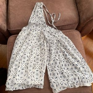 Abercrombie & fitch open shoulder top